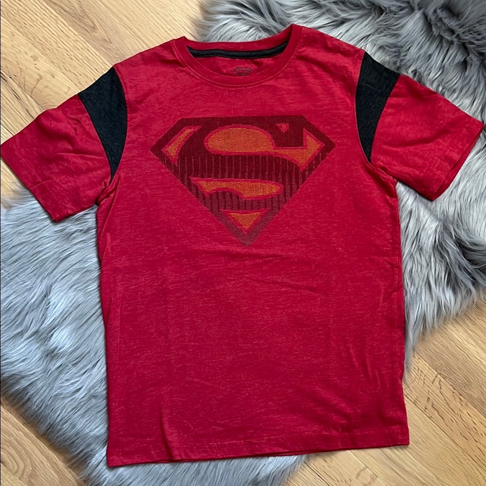 NWOT Red Superman Logo T-Shirt